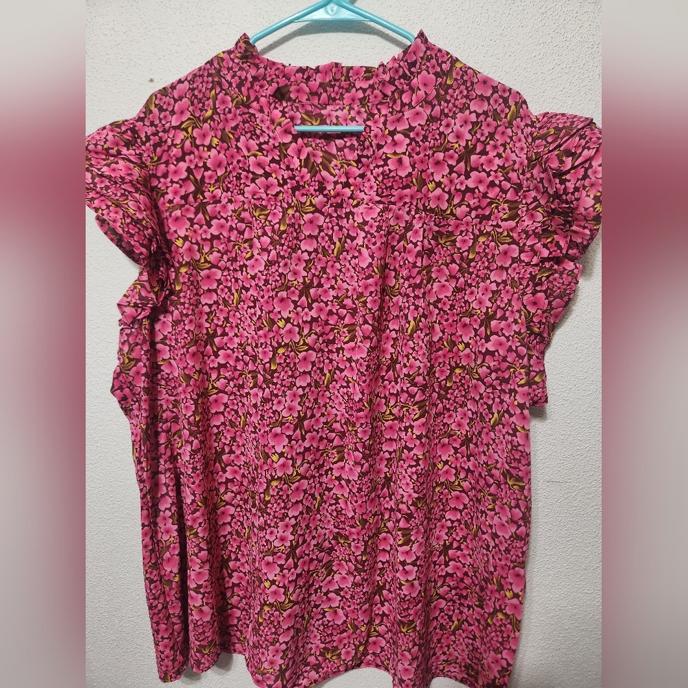 🌺 3/$15 🌺SHEIN Pink Floral Ruffle Sleeve Blouse